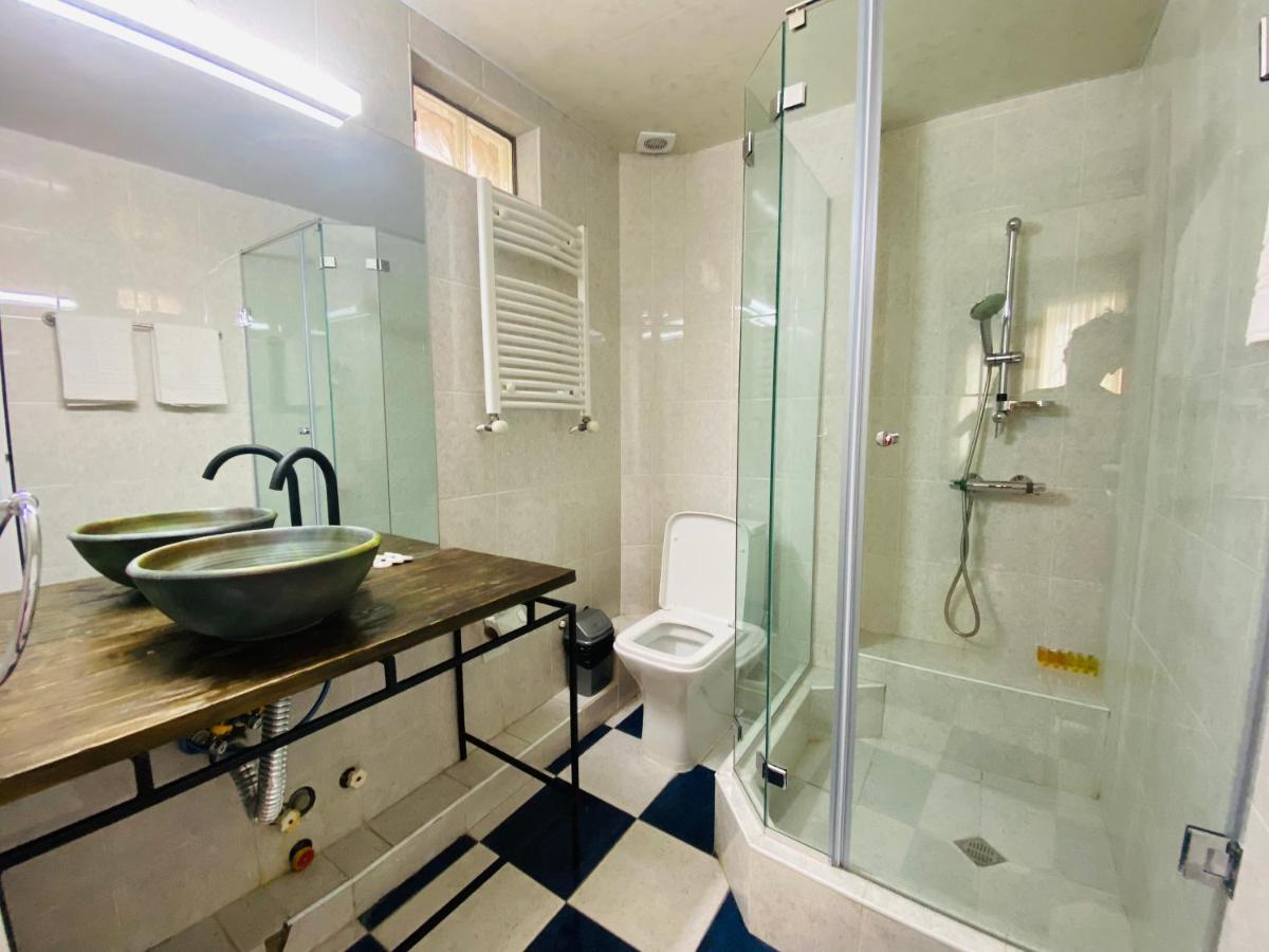 Mose Art Hotel تبليسي المظهر الخارجي الصورة